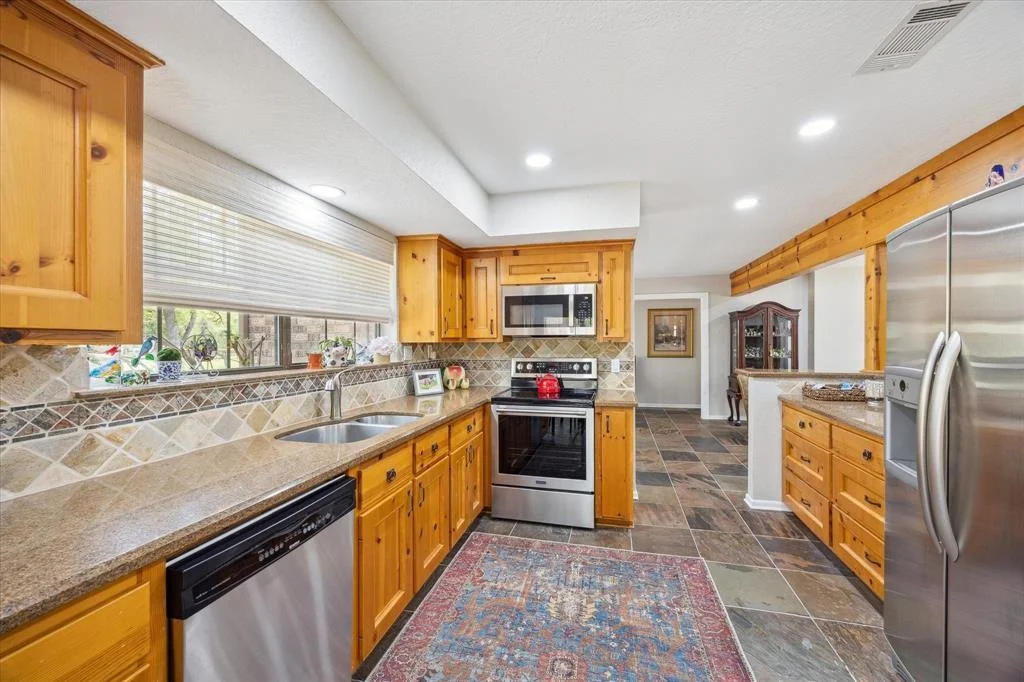 Photo of 575 Oak Meadow Road