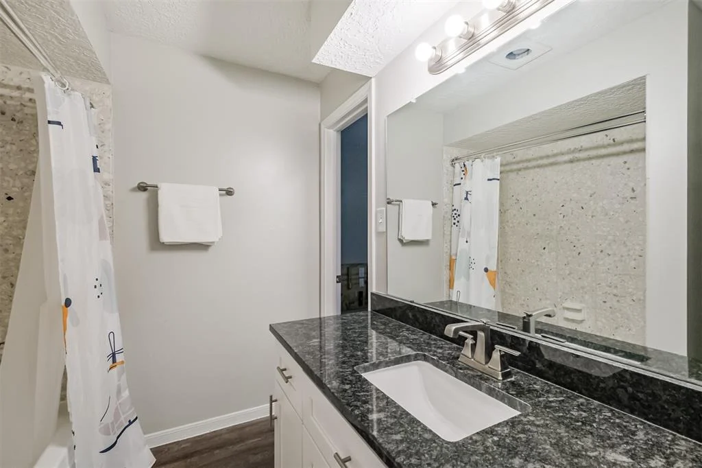 Photo of 16011 Southampton Drive