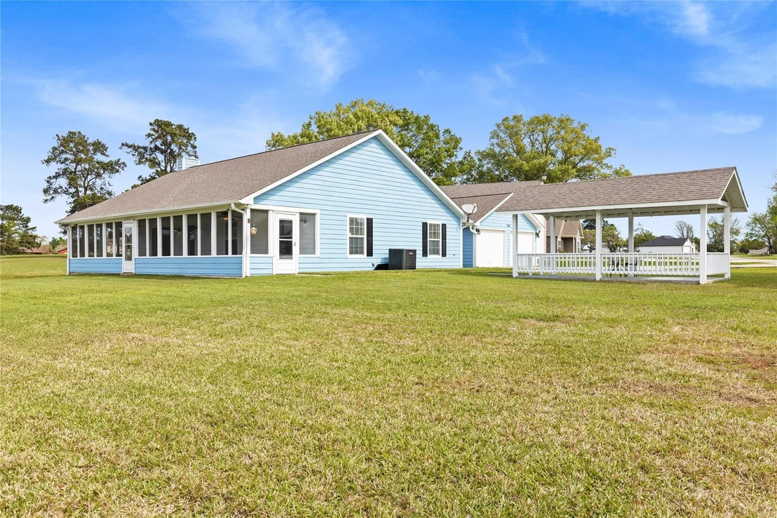 Photo of 140 Meadowview Drive