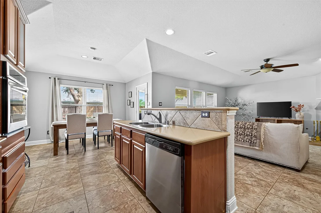 Photo of 16202 Peach Bluff Lane