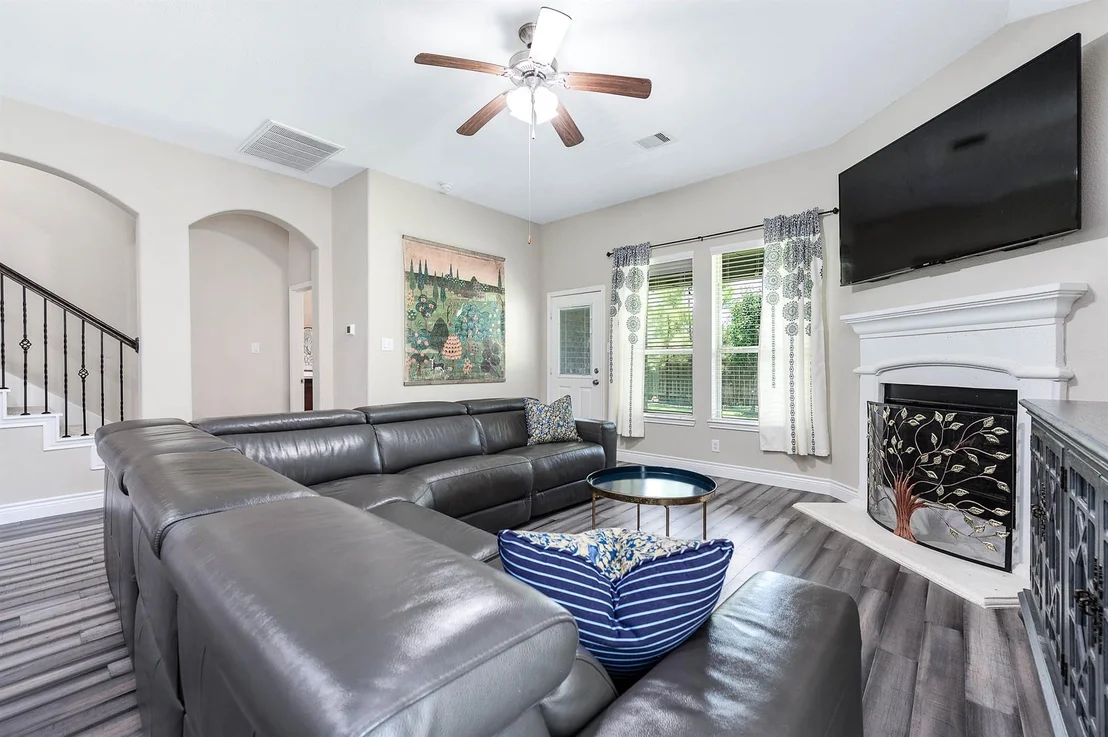 Photo of 35 S Greenprint Circle