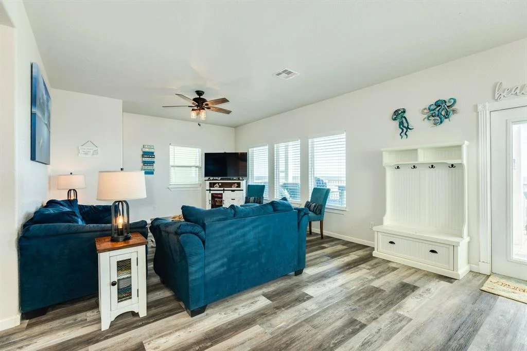 Photo of 2930 Bluewater Highway