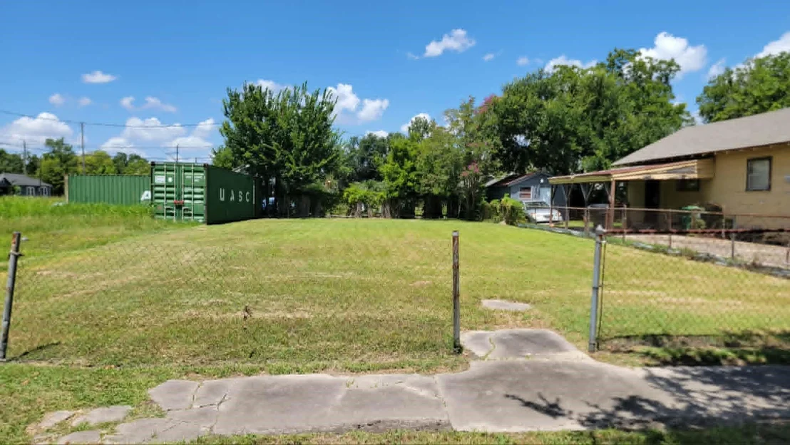 Photo of 2437 Davis Street