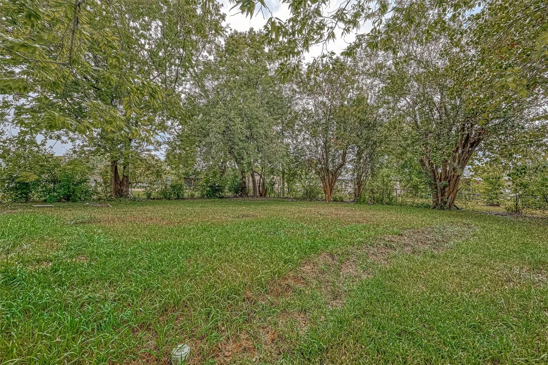 Photo of 5707 Lakefield Drive
