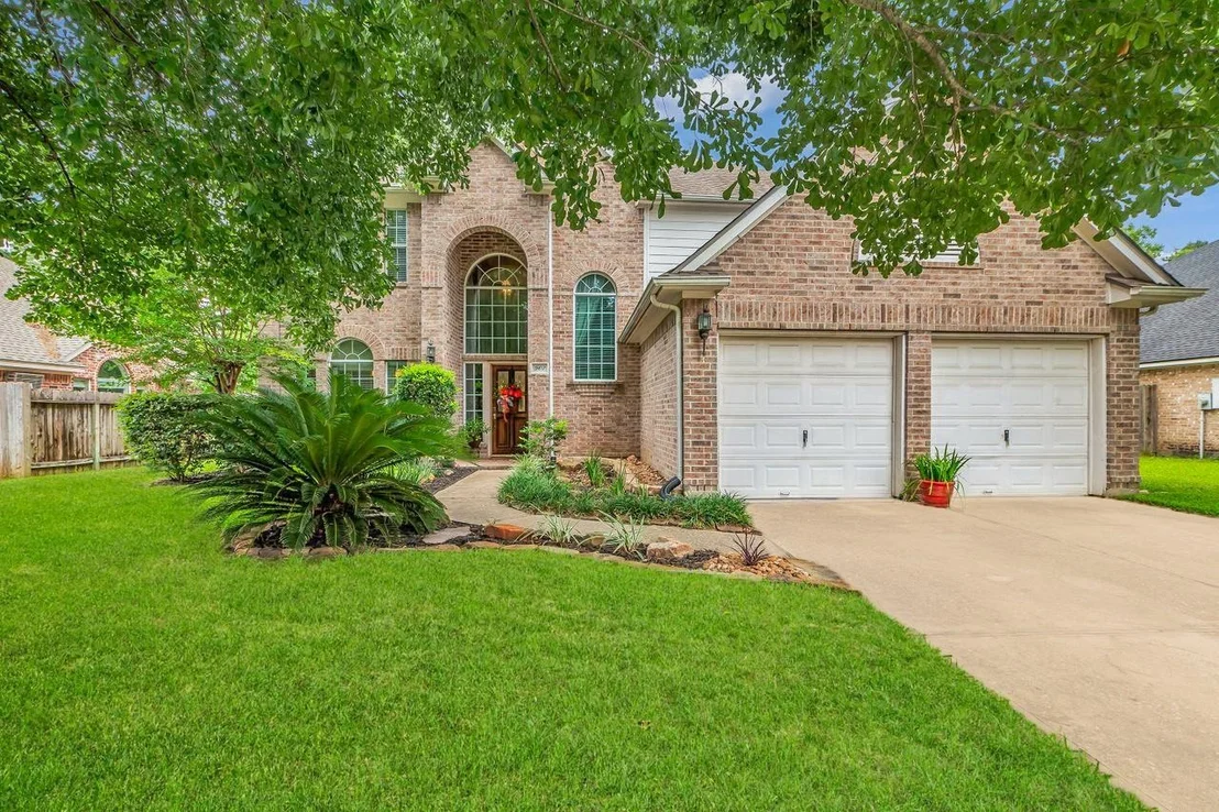 Photo of 902 Arbor Pine