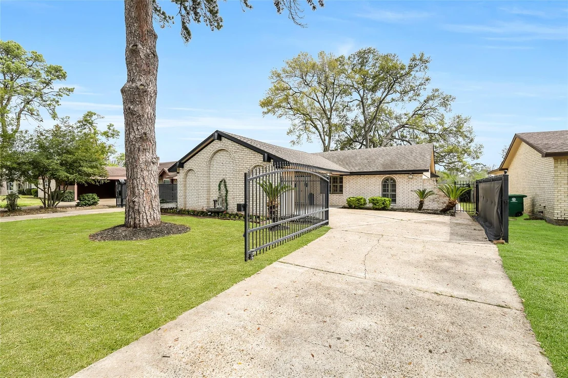 Photo of 7522 Deep Forest Drive
