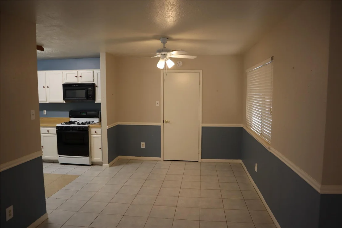 Photo of 2931 Walnut Springs Drive