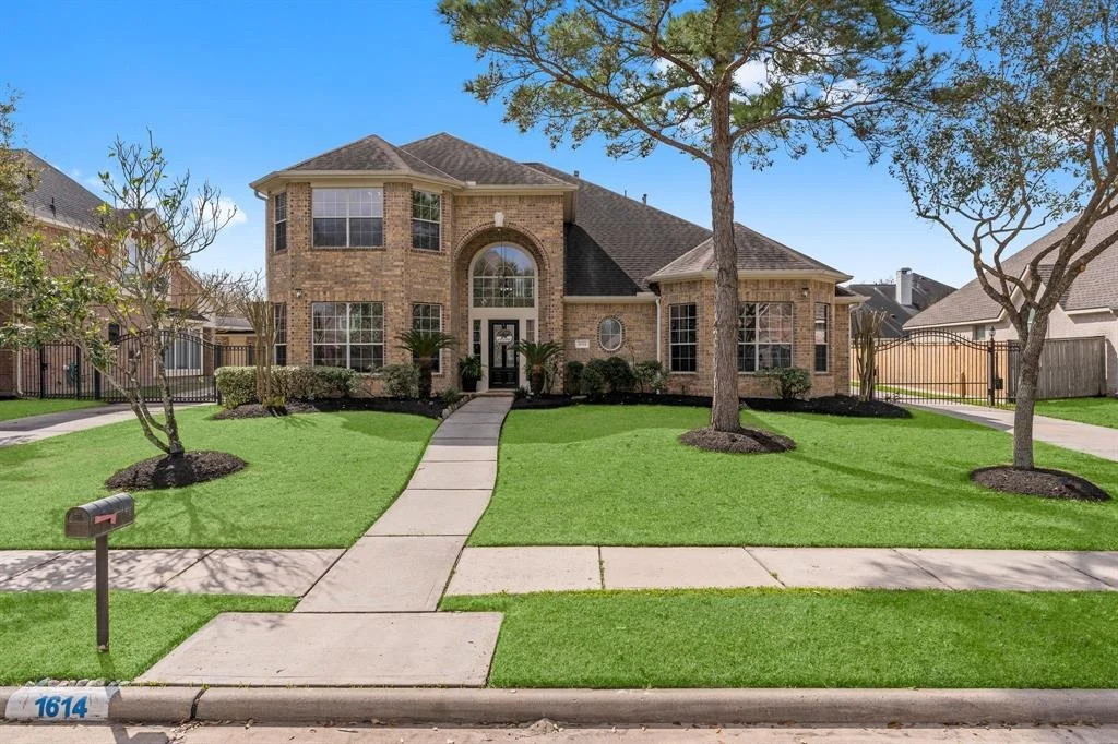 Photo of 1614 Noble Pointe Drive