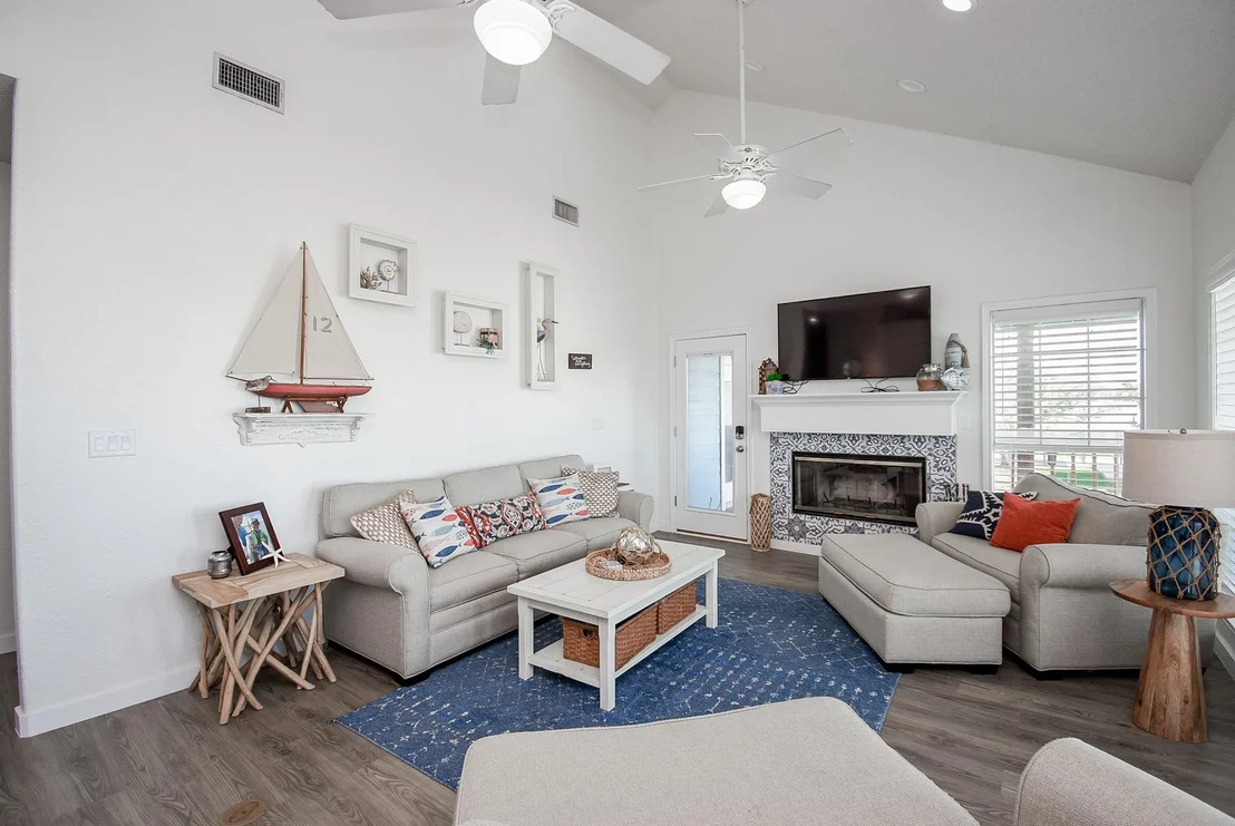 Photo of 1504 W Bayshore Drive