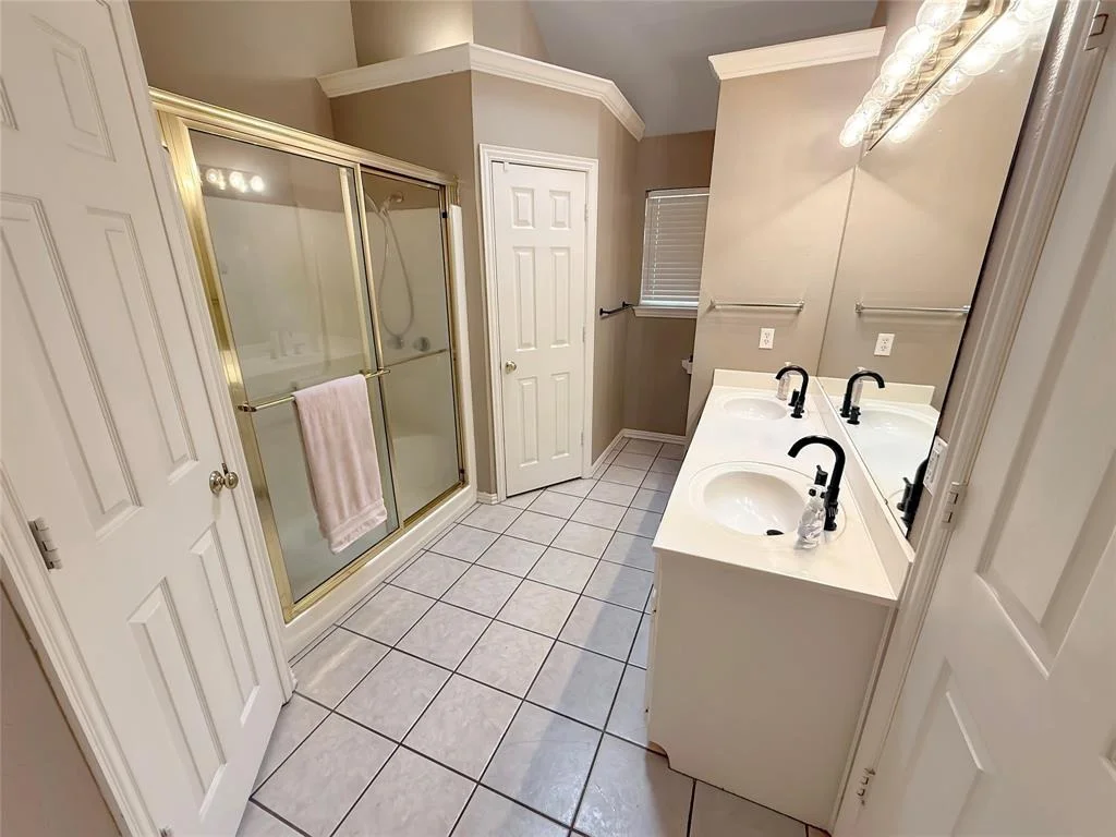 Photo of 261 Colonial Circle