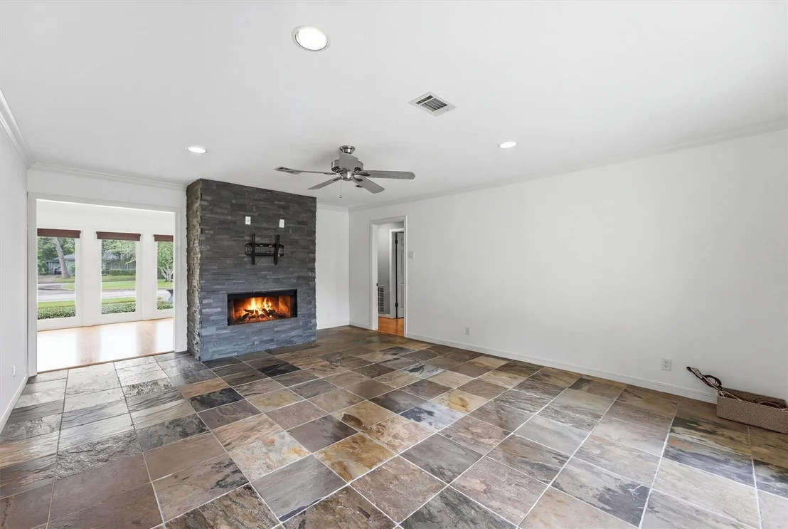 Photo of 4517 Willowbend Boulevard