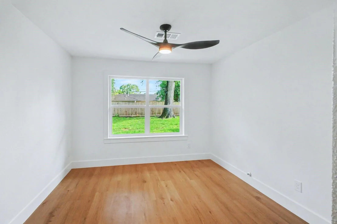 Photo of 5443 Redstart Street