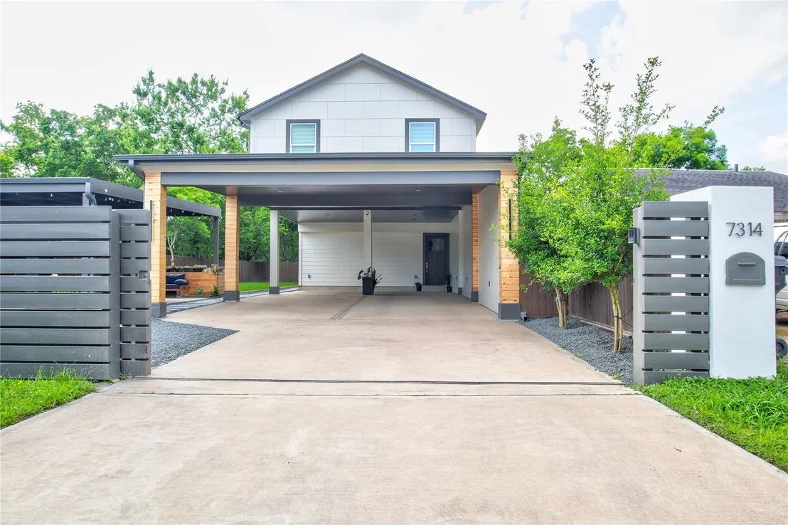 Photo of 7314 Iwo Jima Road