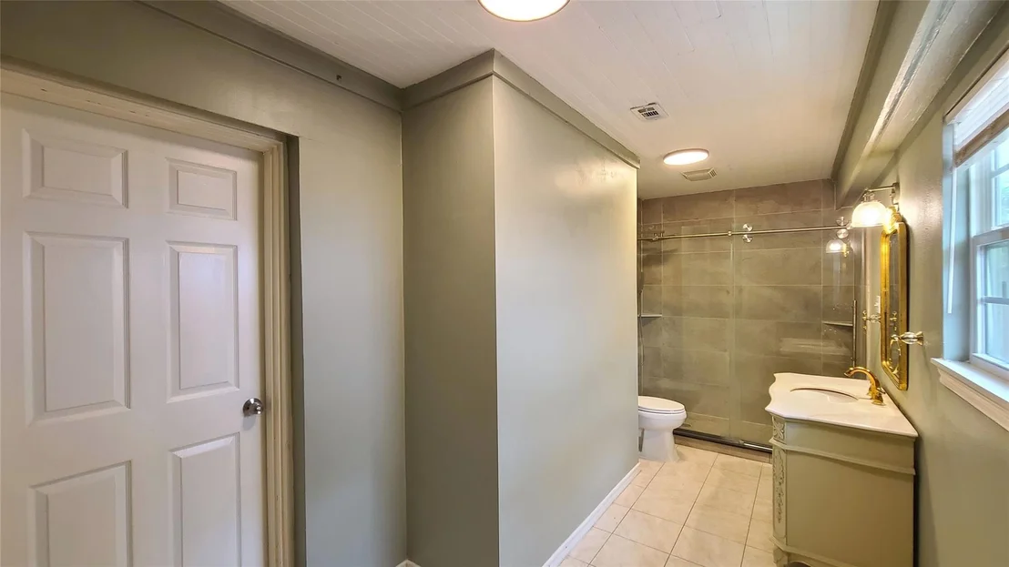 Photo of 902 Ashford Parkway