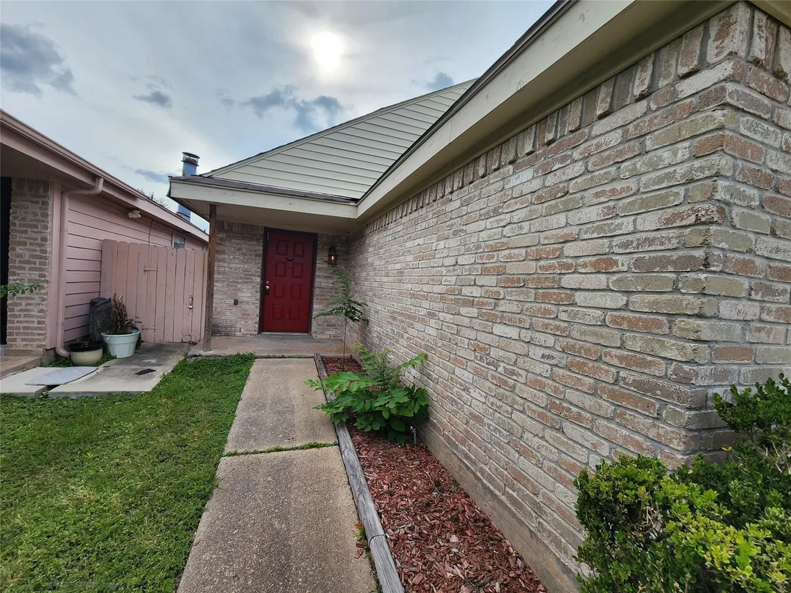 Photo of 6118 Linnhaven Drive