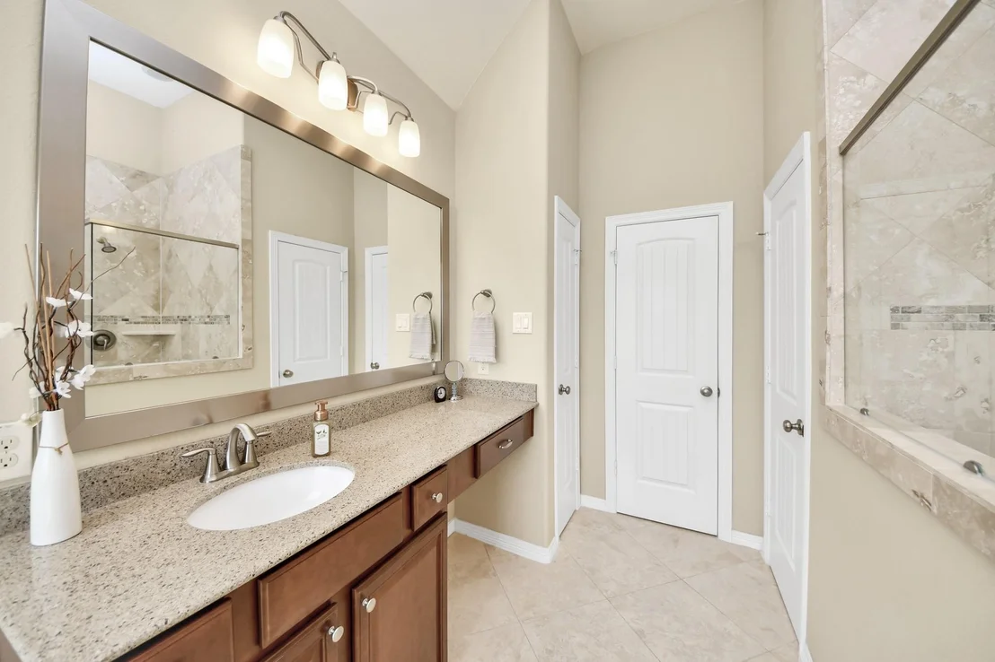 Photo of 12255 Oxford Crescent Circle
