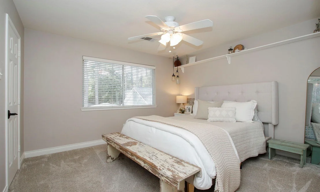 Photo of 40407 Manor Drive