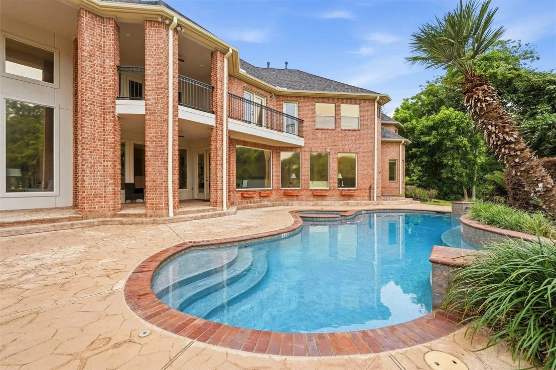 Photo of 5002 Regency Drive