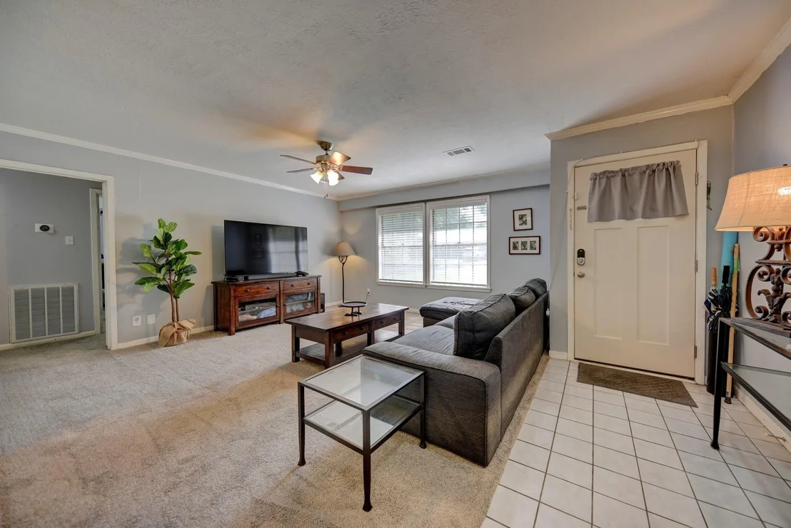 Photo of 204 Meadow Lane