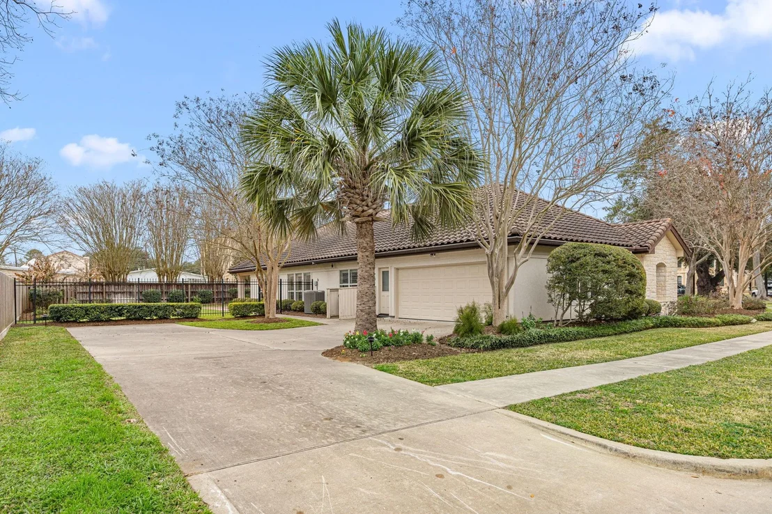 Photo of 1220 Travis Street