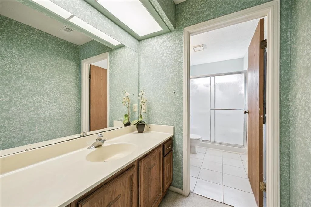 Photo of 33 Hickory Oak Drive