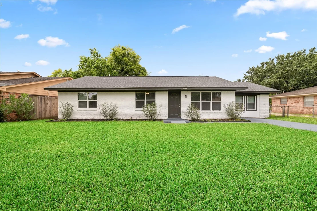 Photo of 9723 Oldcrest Drive