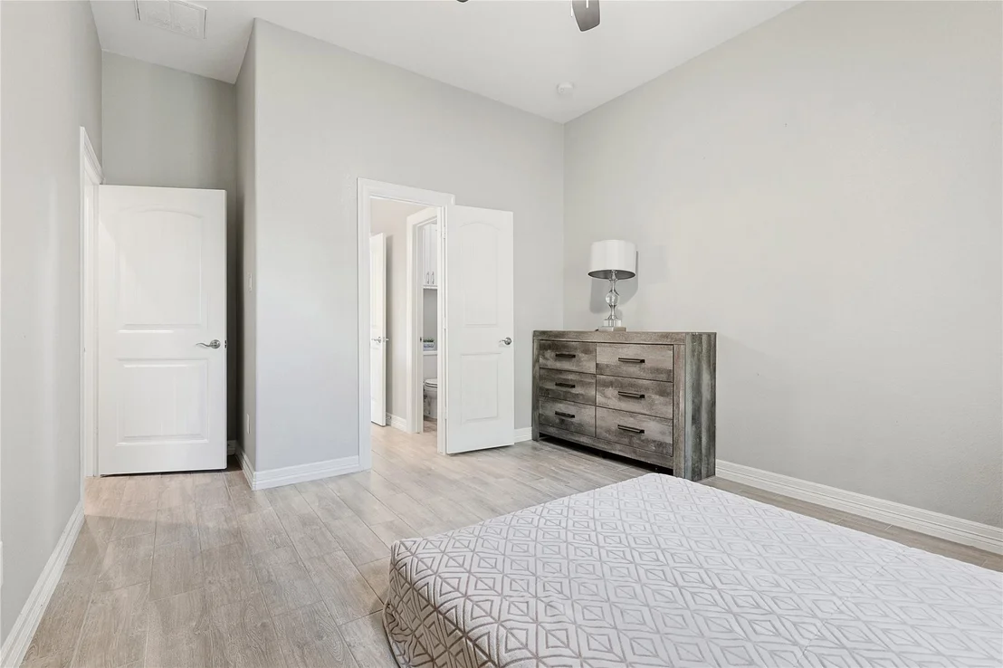 Photo of 642 Parthenon Place