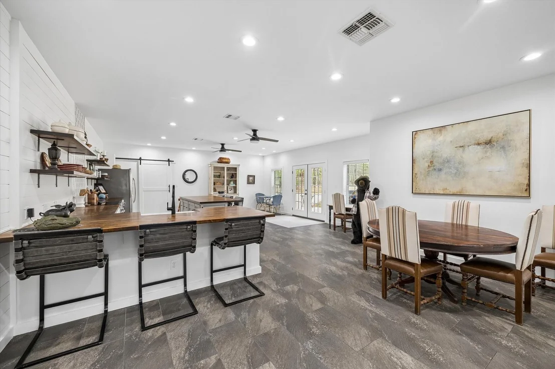 Photo of 90 Twinstone Circle