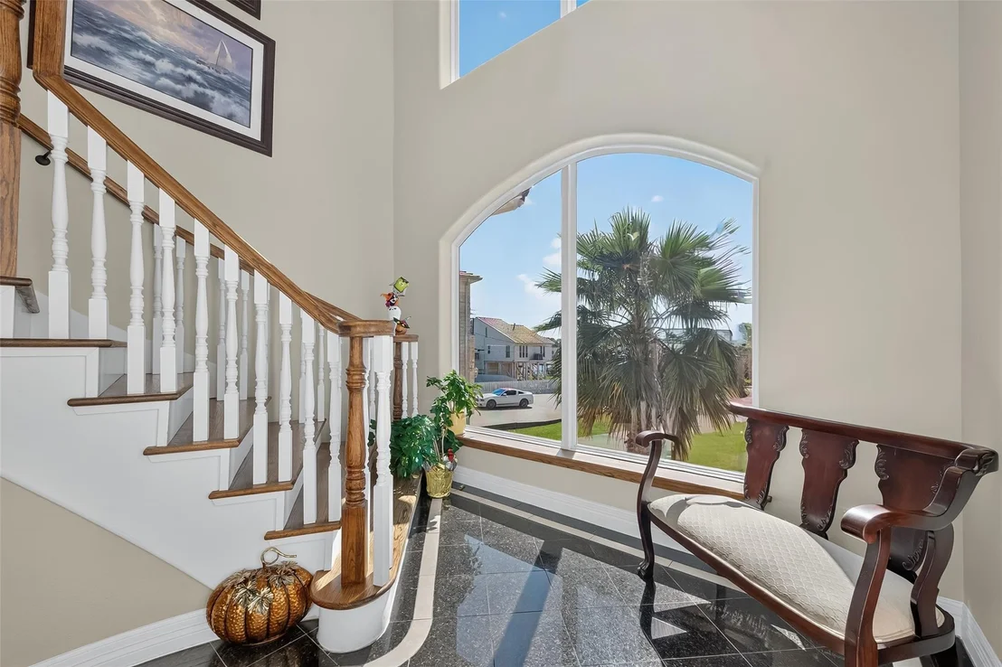 Photo of 2242 Marina Way