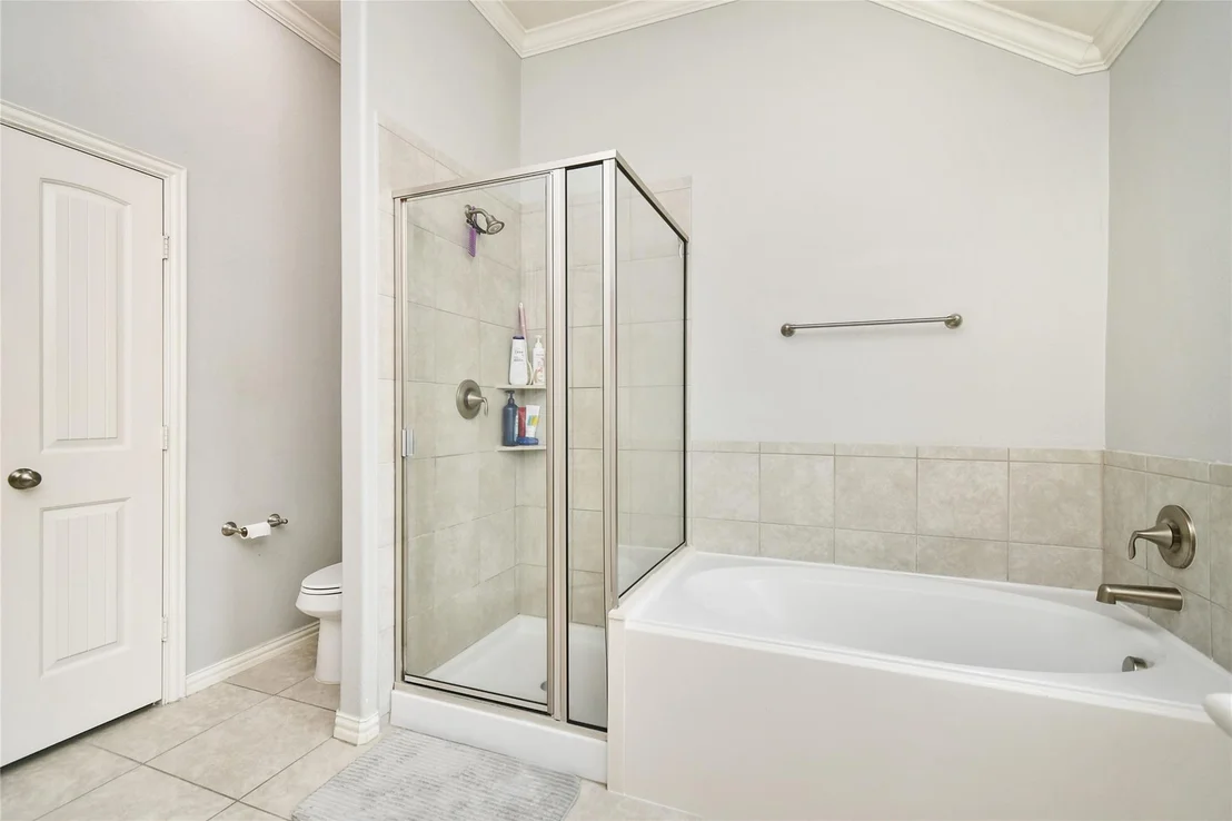Photo of 652 Maple Point Drive E