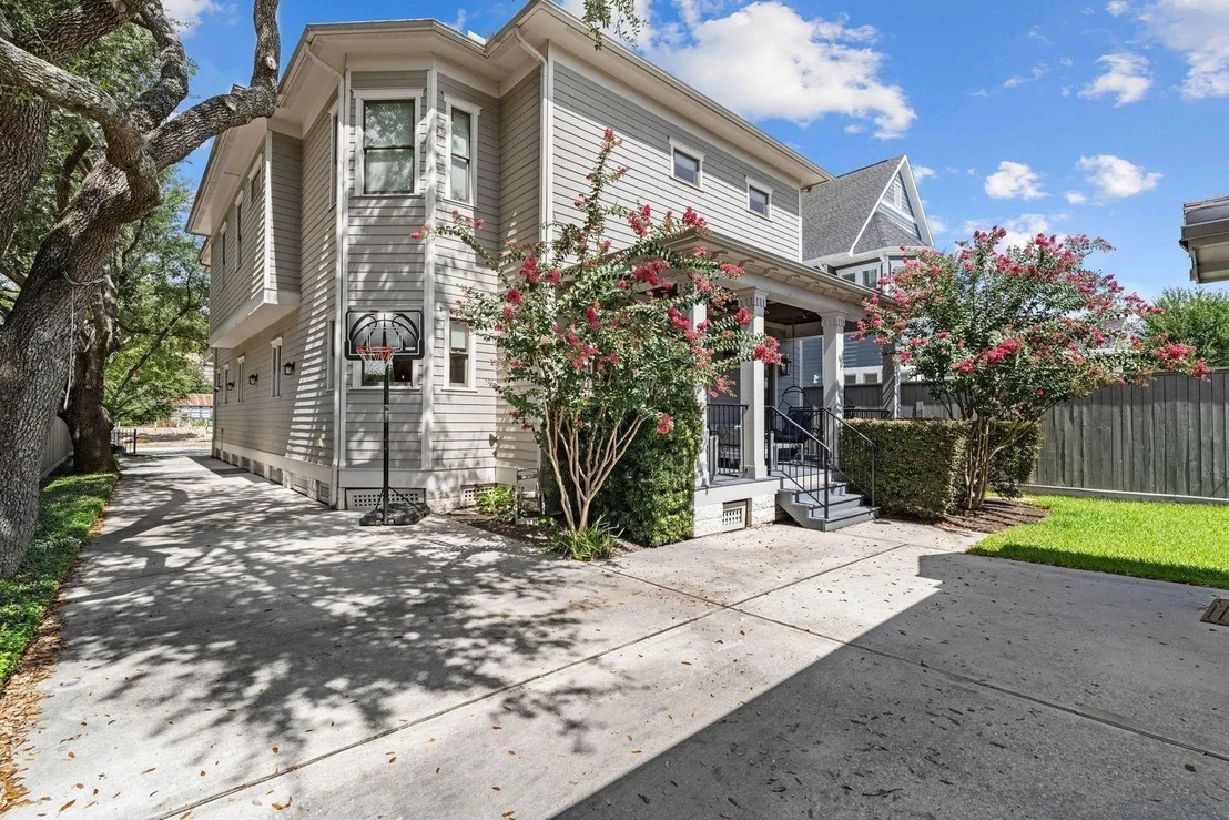 Photo of 2012 Harvard Street