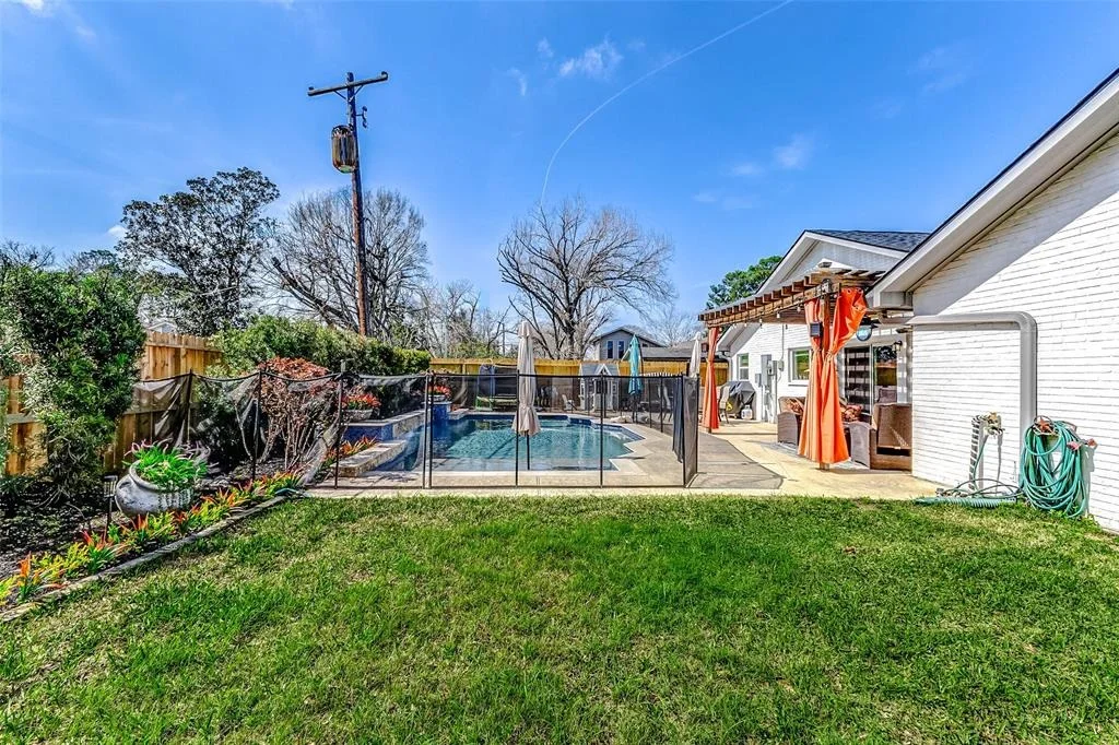 Photo of 5939 Benning Drive