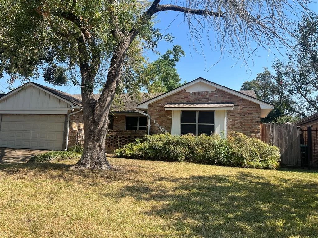 Photo of 10903 Dunlap Street