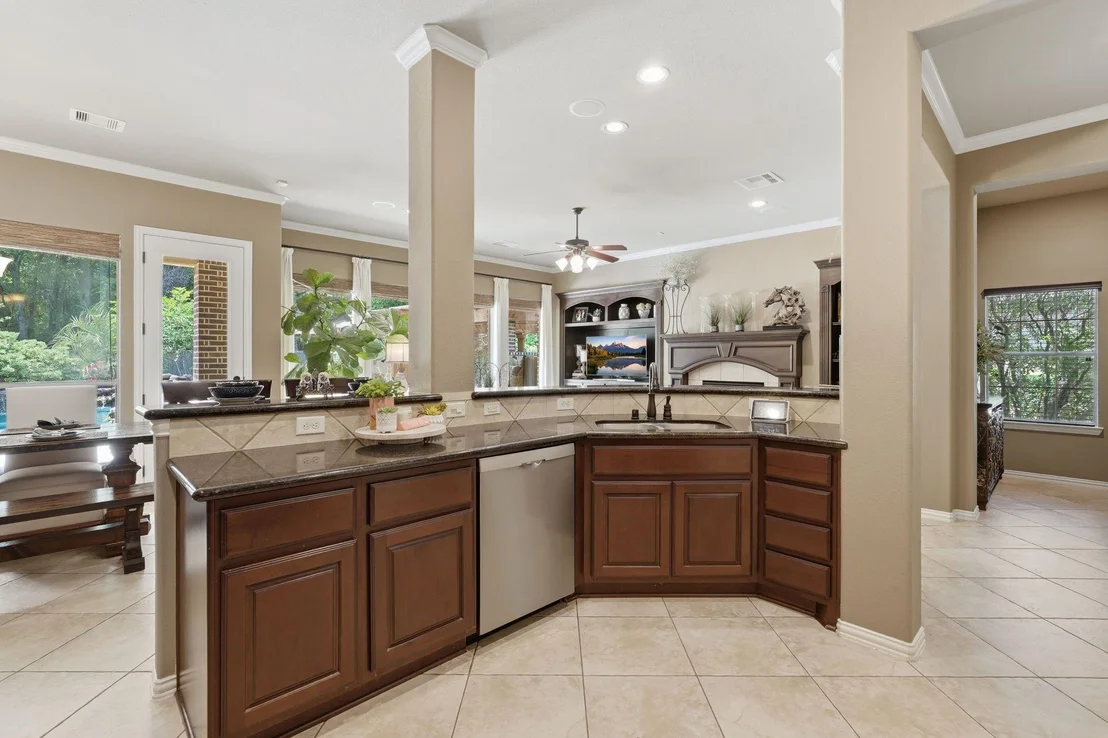 Photo of 147 W Crystal Canyon Circle