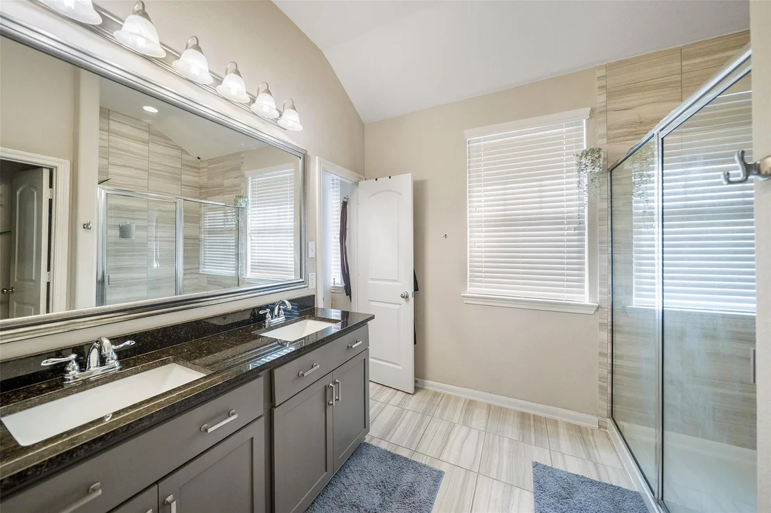 Photo of 215 Biltmore Loop