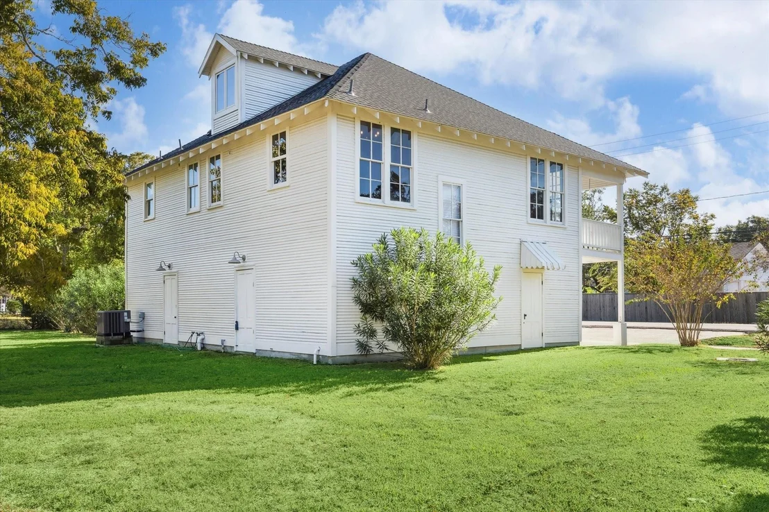 Photo of 618 Bayridge Road