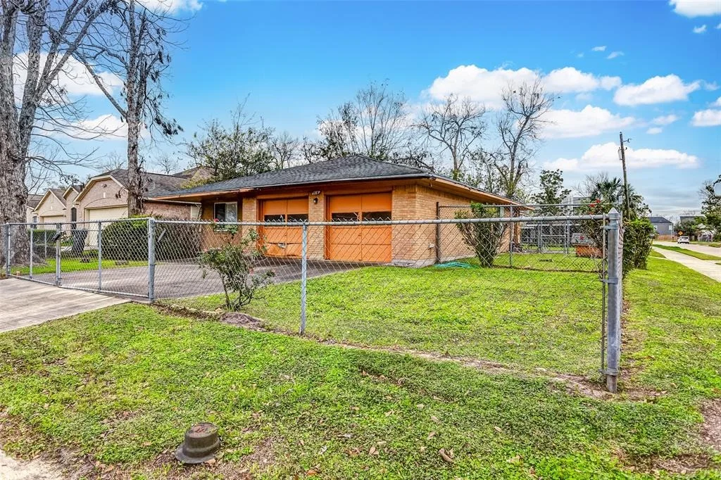 Photo of 418 Cliffside Drive