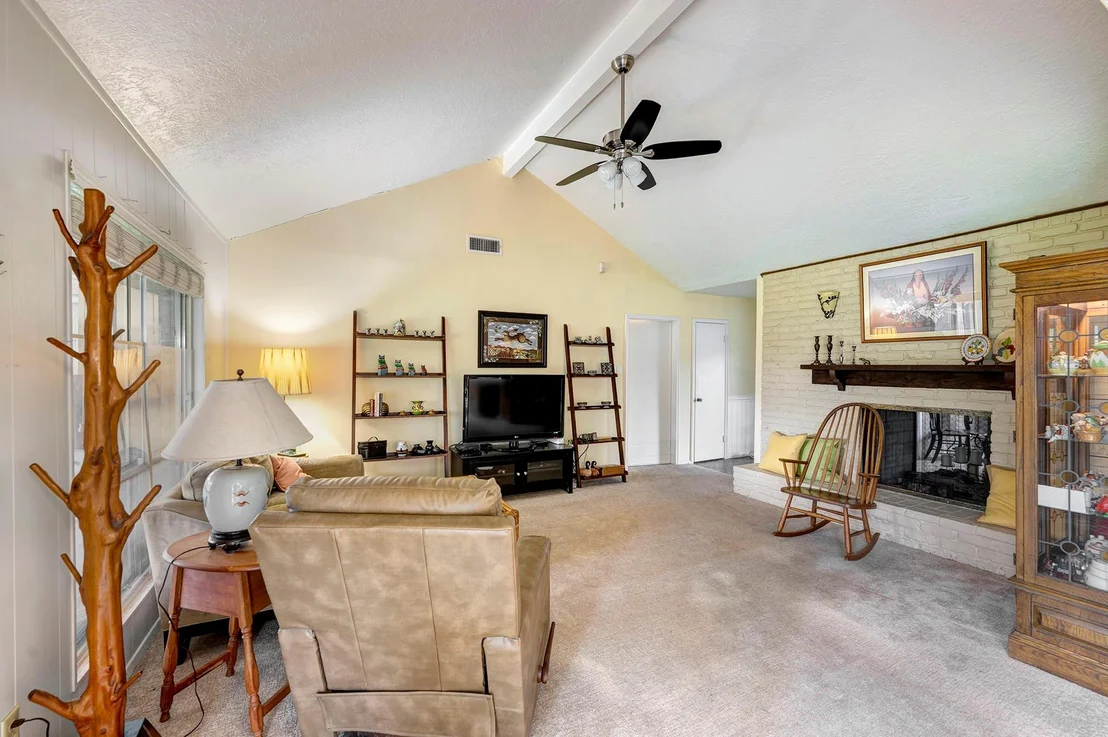 Photo of 5922 Willowbend Boulevard
