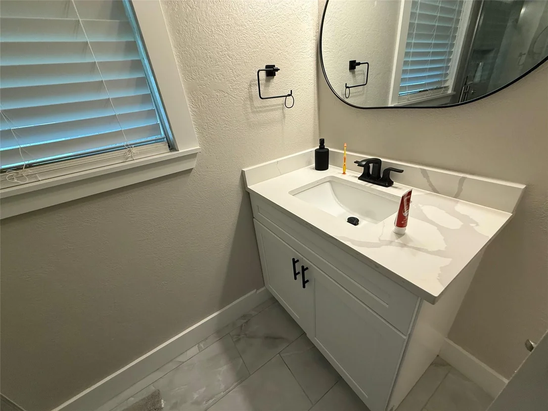Photo of 1604 Leneva Lane