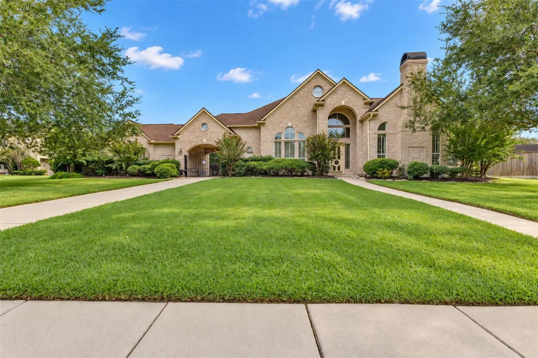 Photo of 2606 Heatherbend Drive