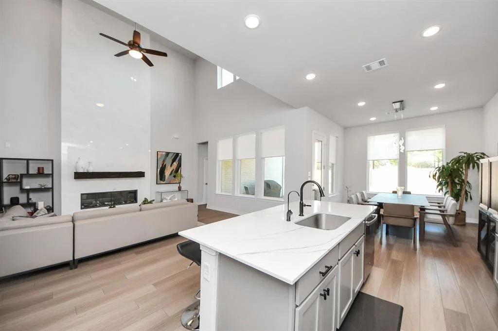 Photo of 9403 Cedros Valley Drive