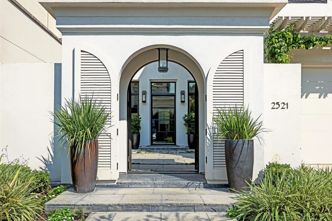 Photo of 2521 Westgate Drive
