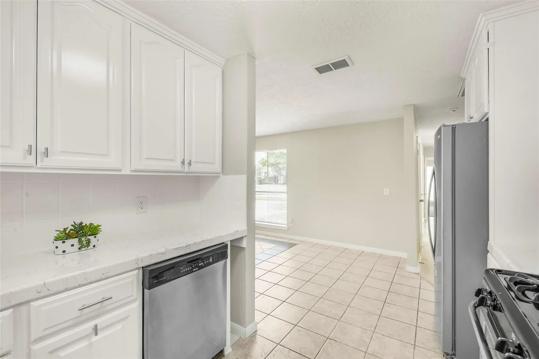 Photo of 4805 Whispering Falls Drive
