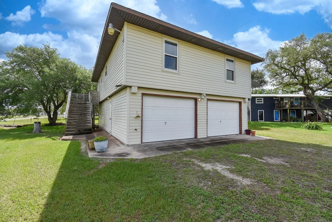 Photo of 225 Swallow Drive