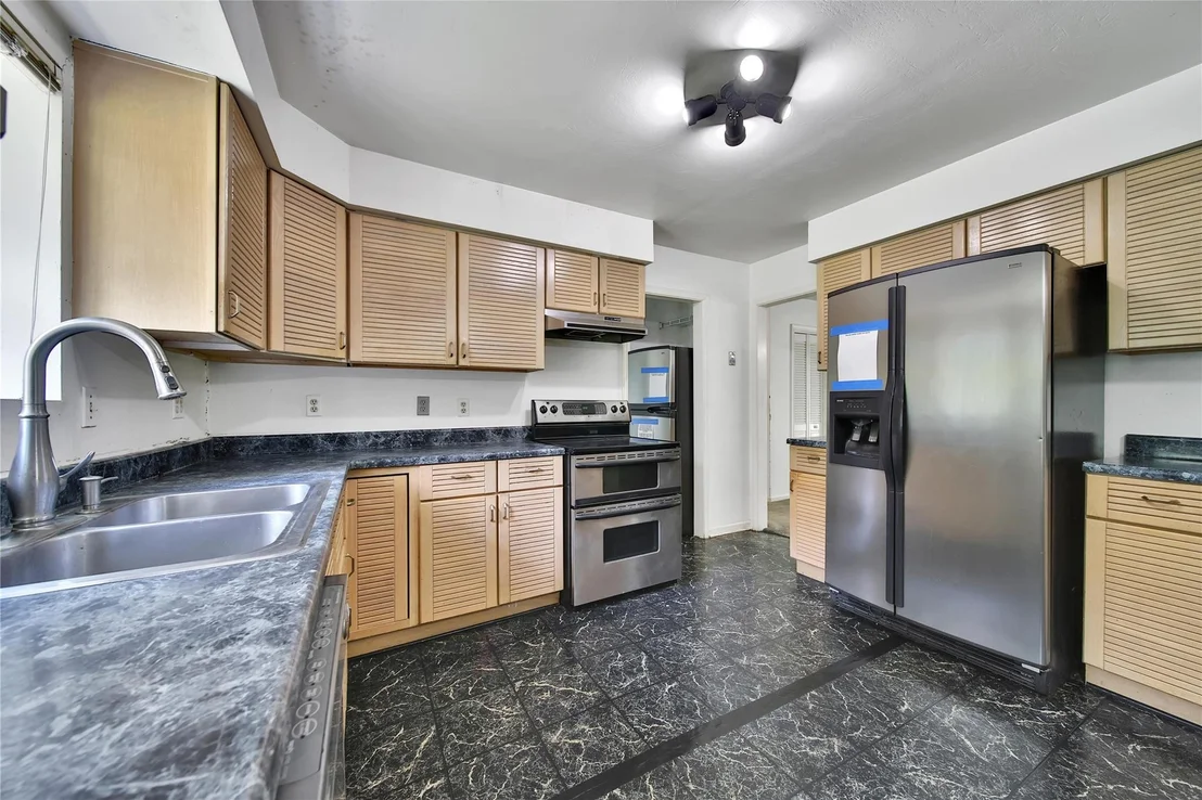 Photo of 207 Lone Pine Drive