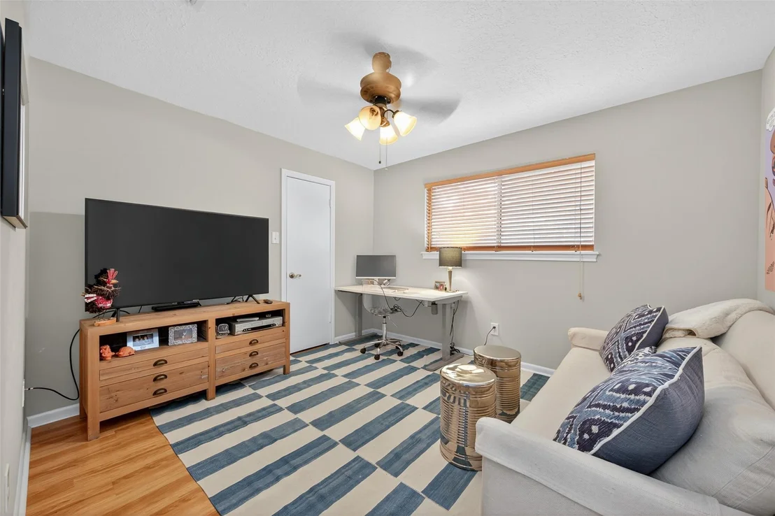 Photo of 105 Glenmora Court