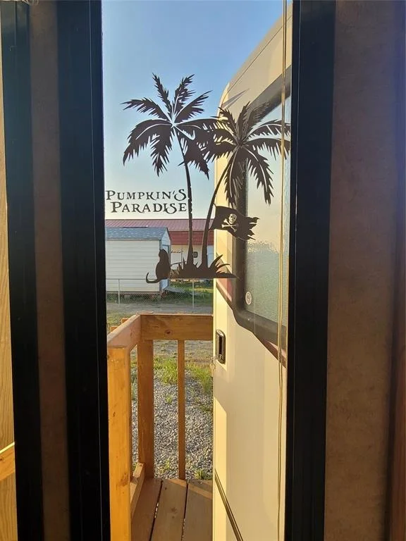 Photo of 1214 Van Sant