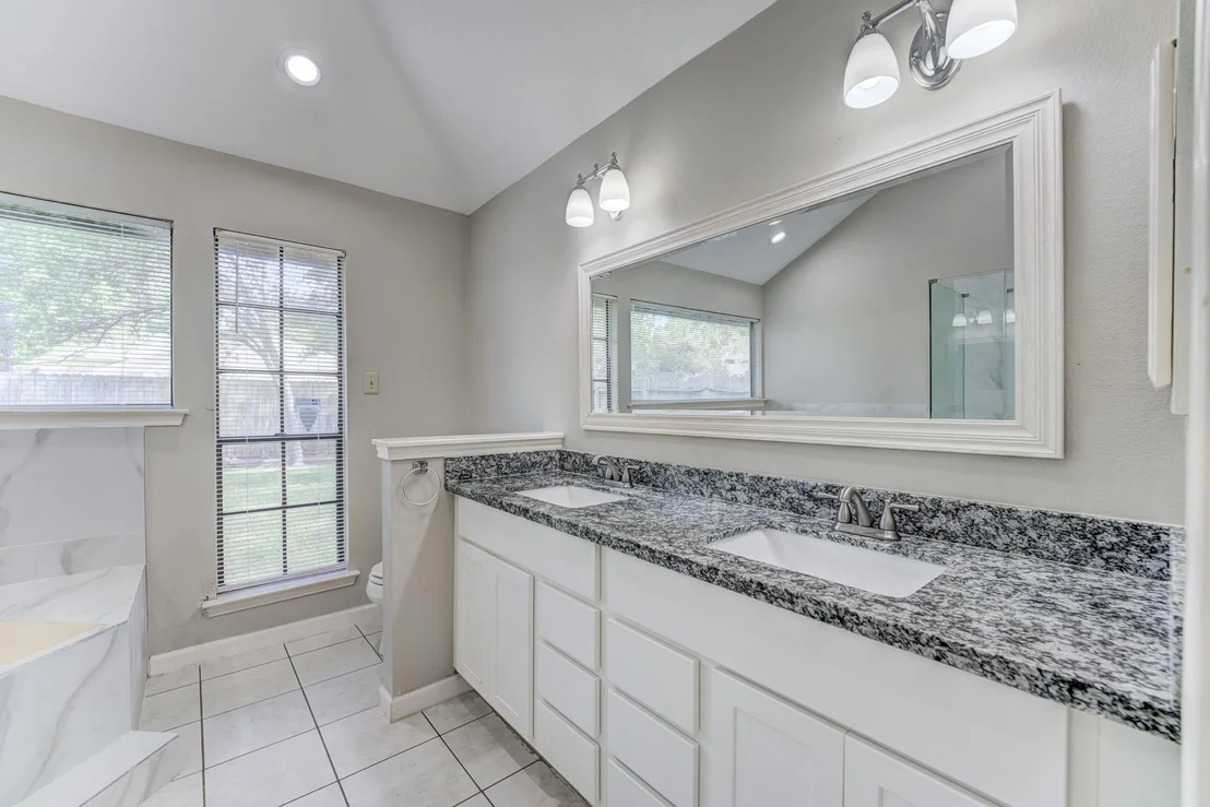 Photo of 16134 Beechnut Street