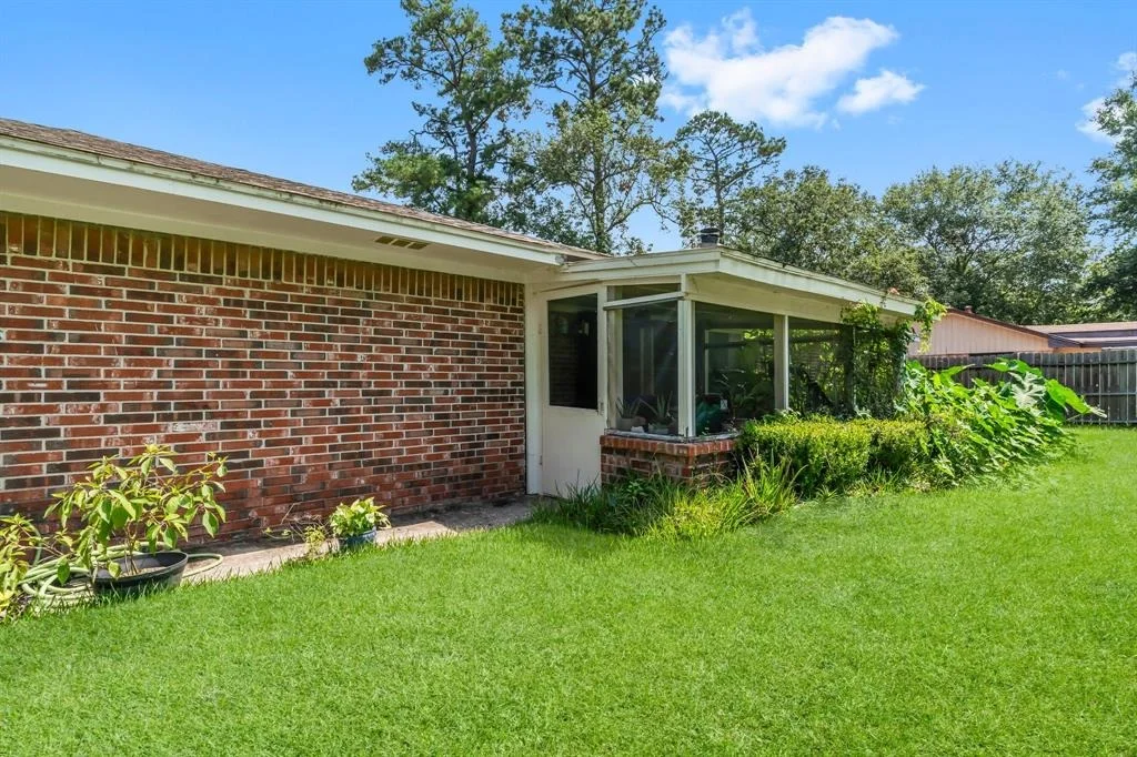 Photo of 16180 Pinewood Drive