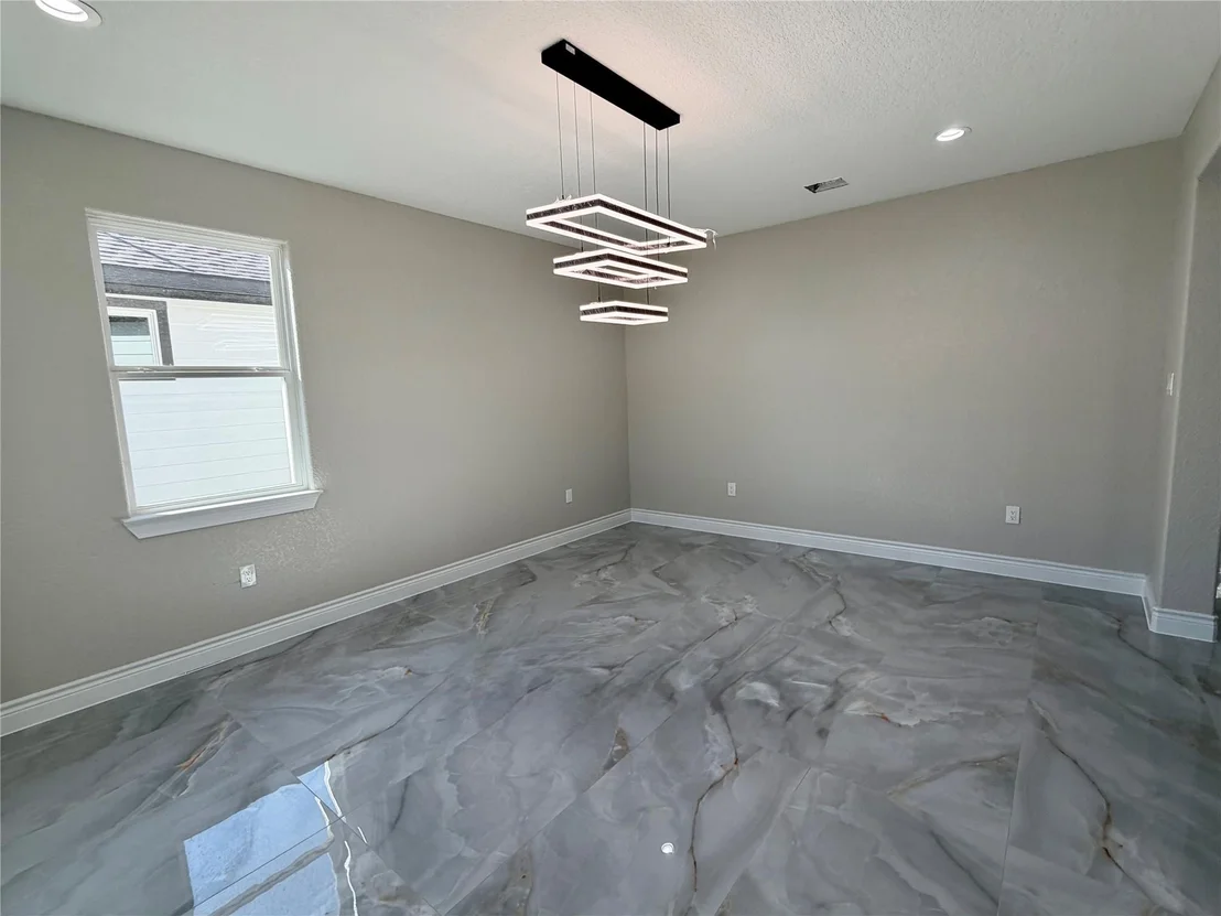 Photo of 1175 Road 5203